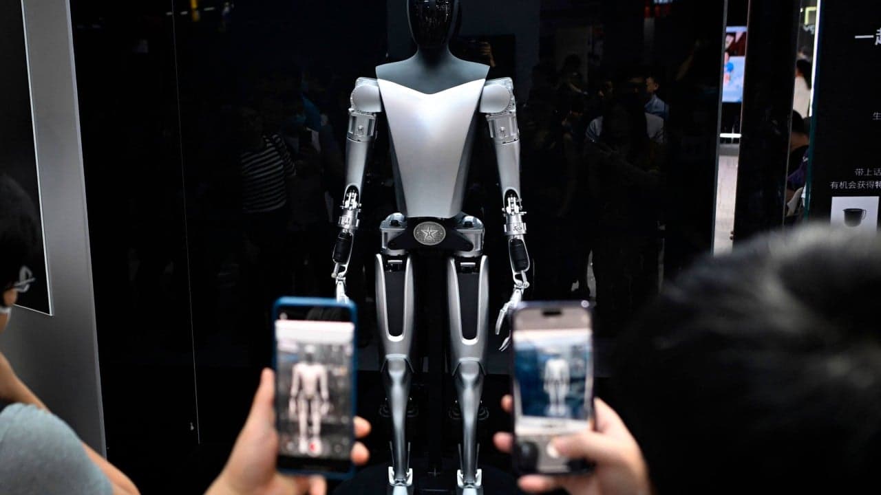 L'usine Tesla de Shanghai capable de produire des robots humanoïdes, selon son président en Chine